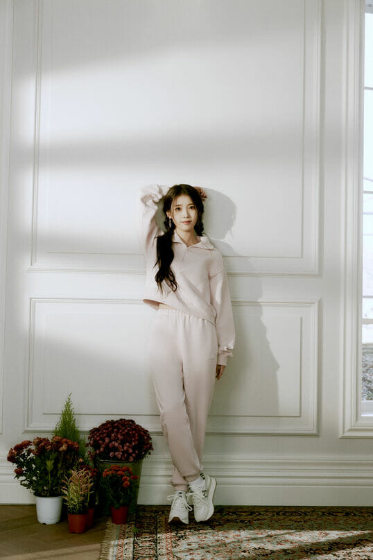 iu 2023 i2 3 2048x3072