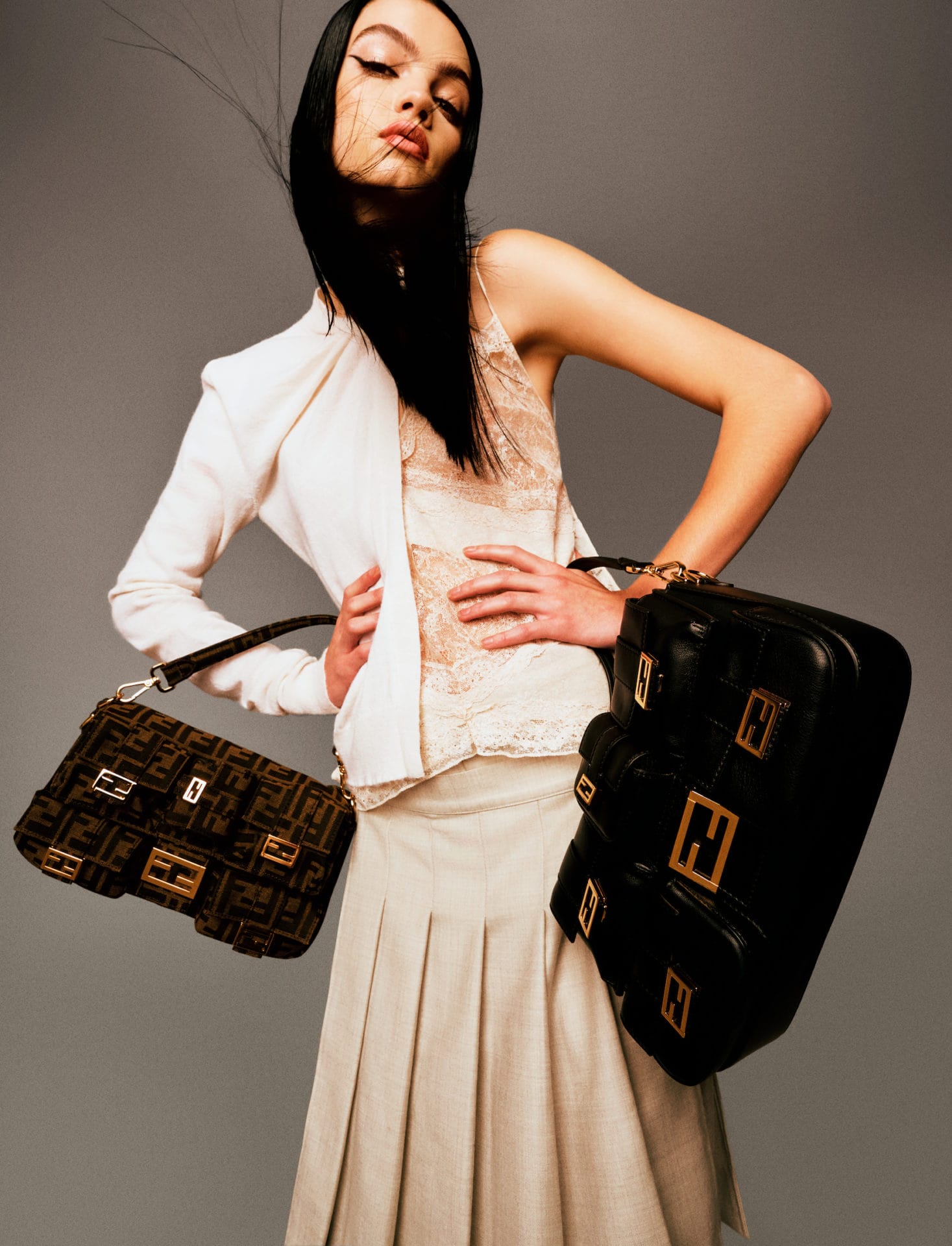 FENDI 多口袋Baguettte手袋