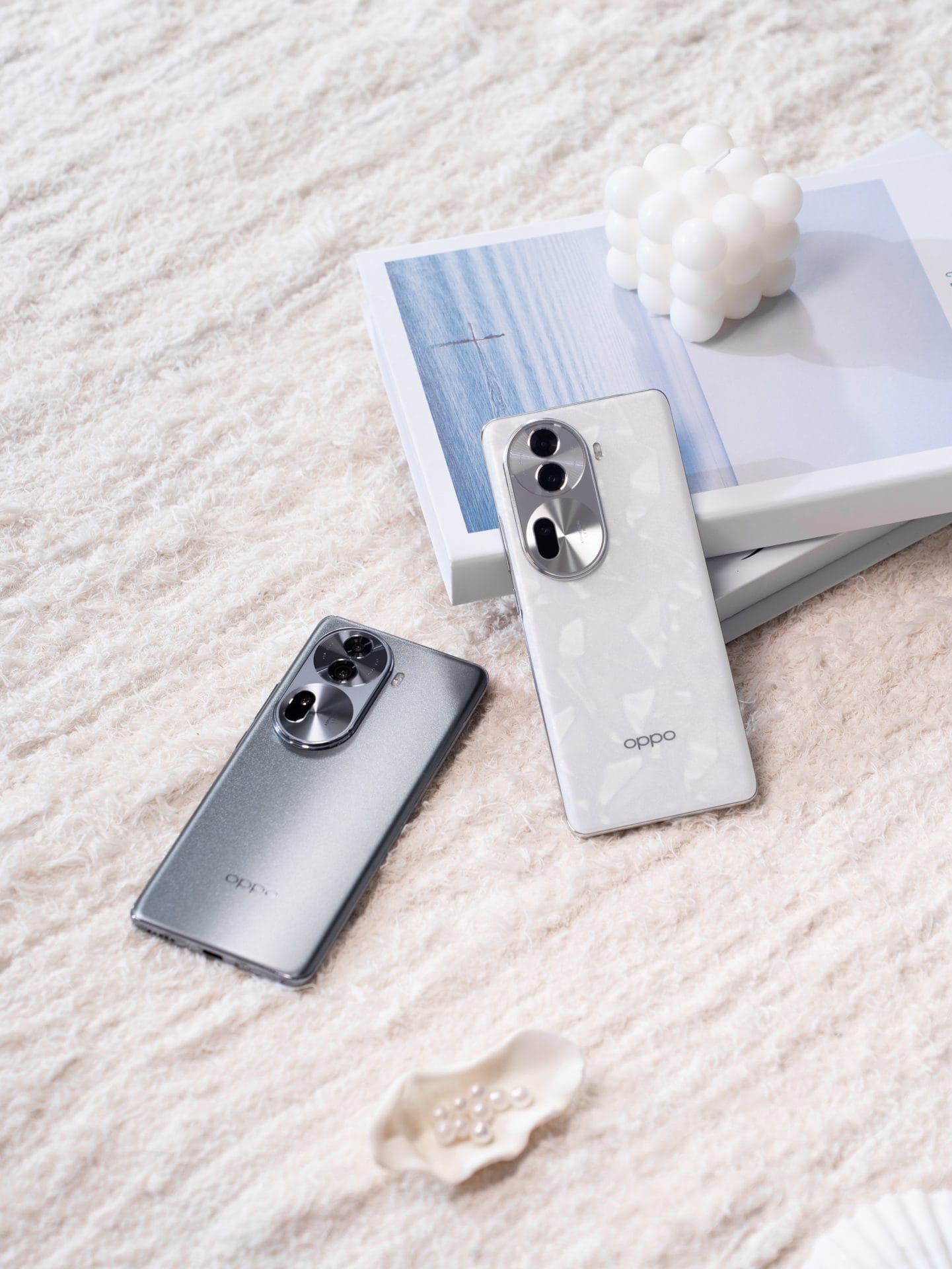 pic 6 oppo reno11 pro pearl white and rock grey