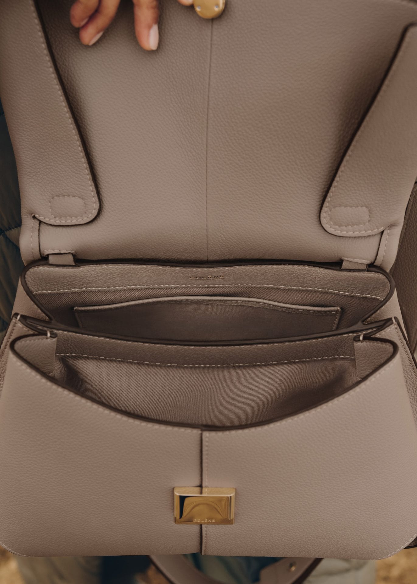 02 daily bag taupe 522 2000x2800px (1)