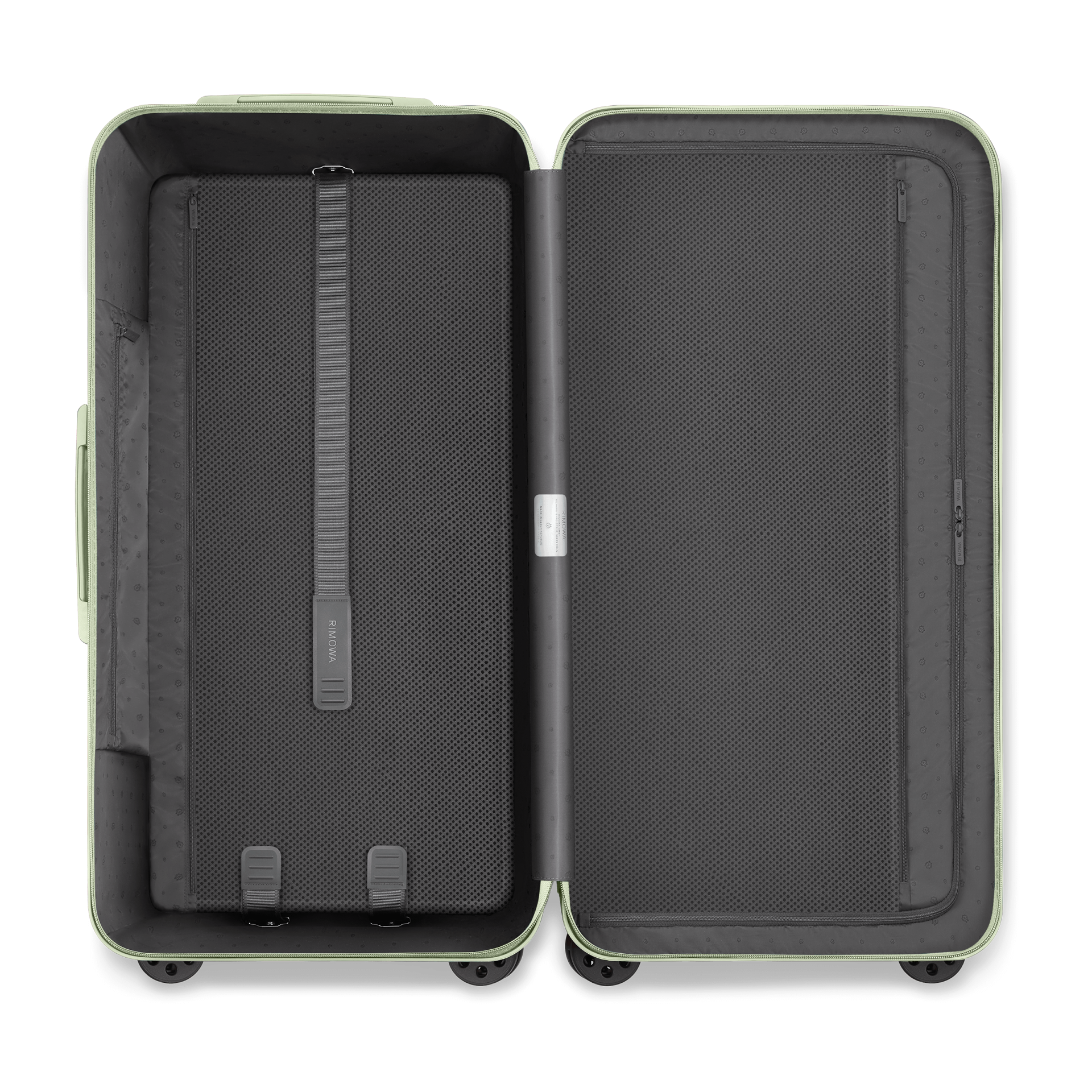 rimowa essential trunkplus mint hd o 01