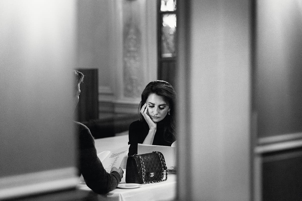 the chanel iconic handbag campaign making of photo inez & vinoodh (3)