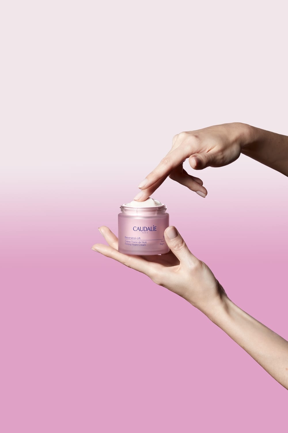 10009731 rvlift night hands