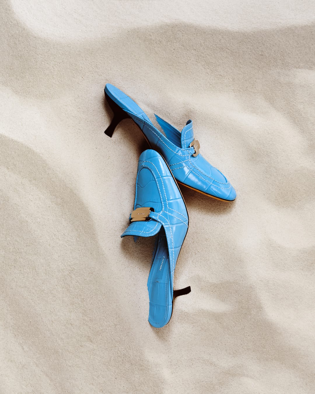 ferragamo pf24 still life w croco azur mule 131